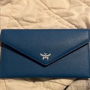 MCM Himmel Continental Pouch In Embossed Leather - New Munich Blue